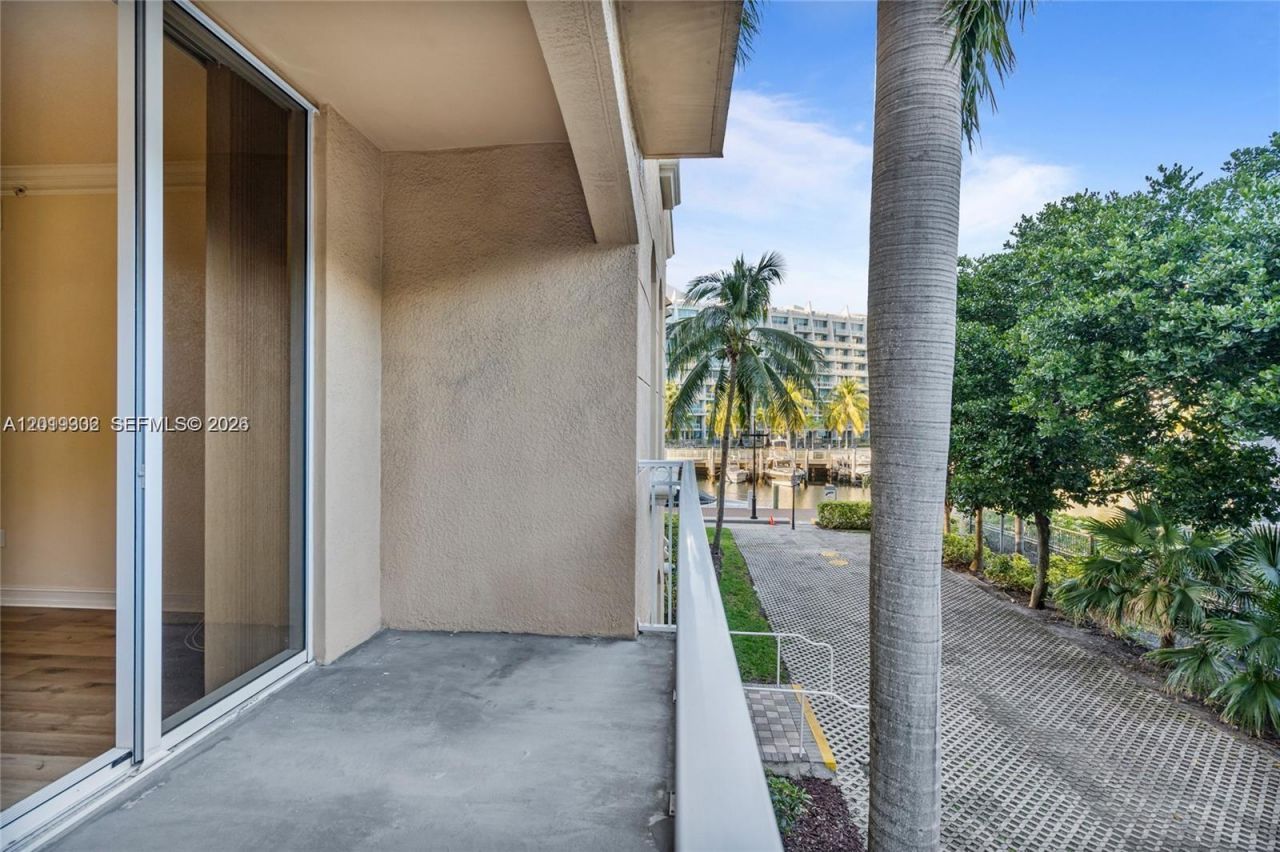 3001 NE 185th St , Unit 219, Aventura, FL 33180 Photo