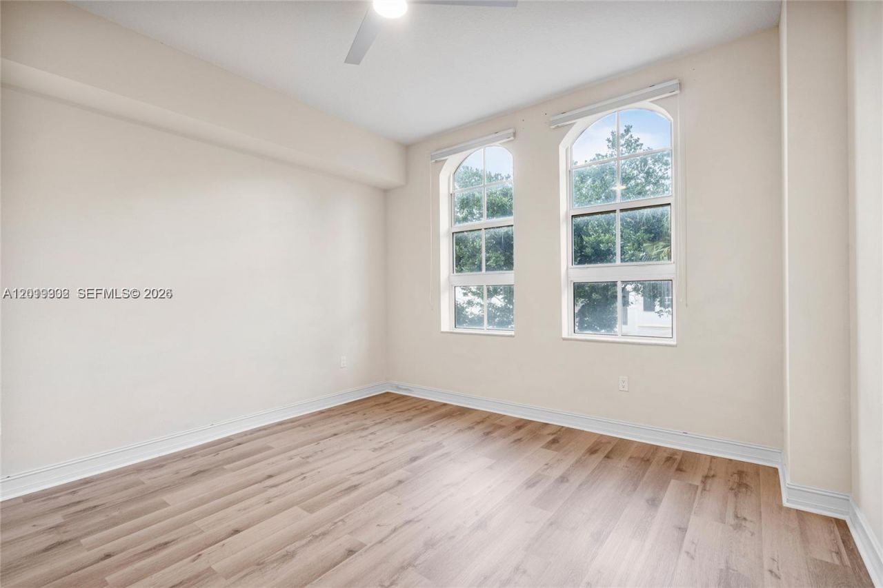 3001 NE 185th St , Unit 219, Aventura, FL 33180 Photo