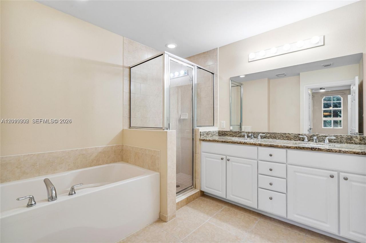 3001 NE 185th St , Unit 219, Aventura, FL 33180 Photo