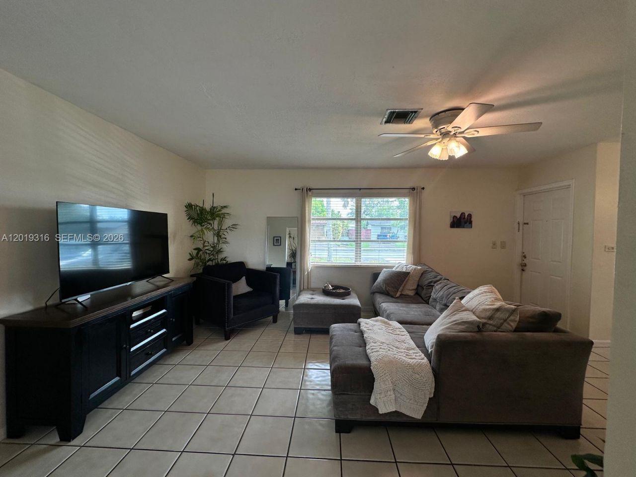 3245 Village Green Dr, Miami, FL 33175 Photo
