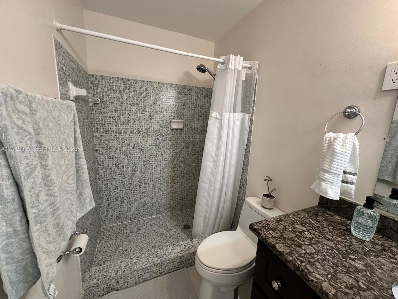 3245 Village Green Dr, Miami, FL 33175 Photo
