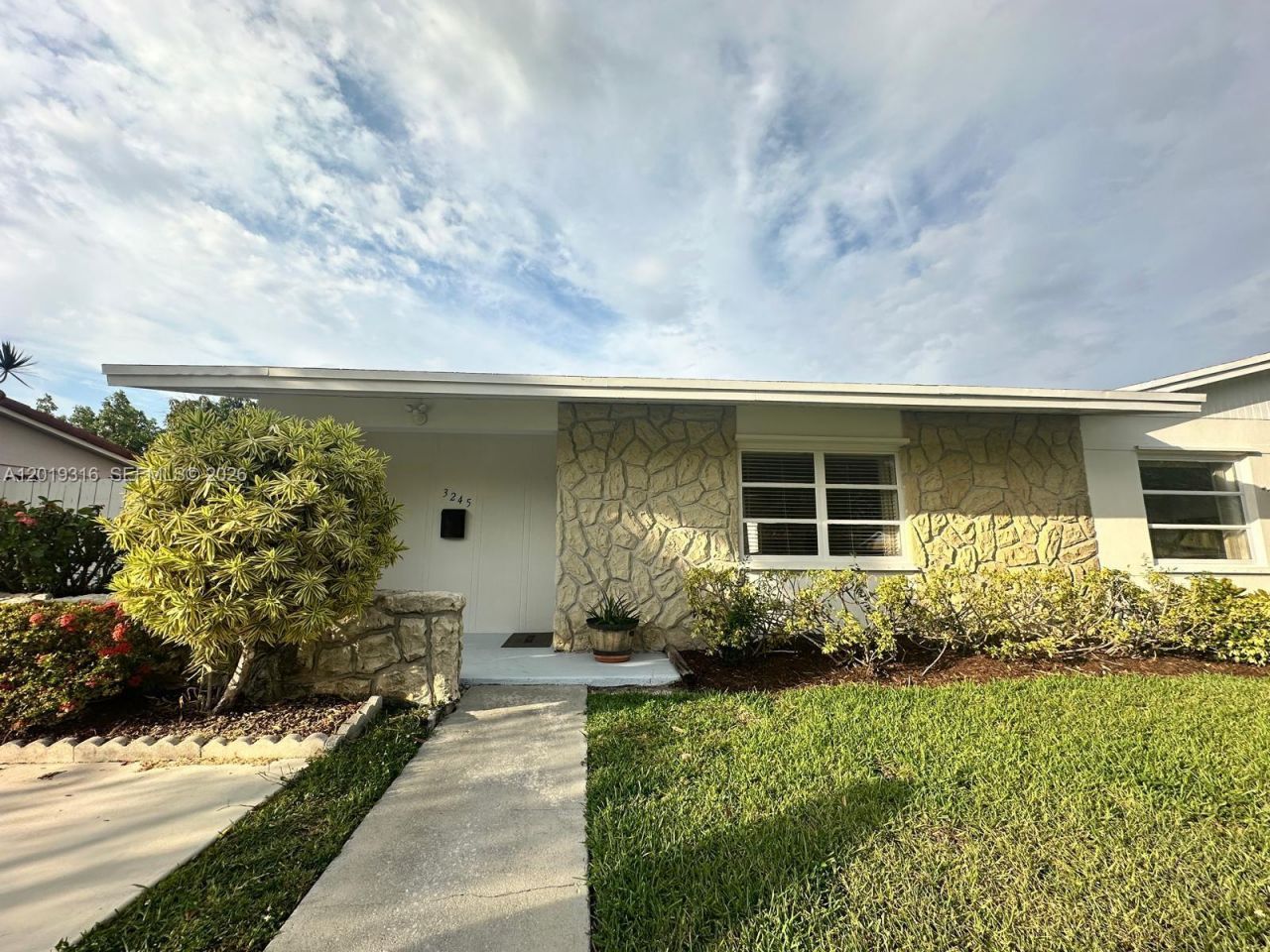 3245 Village Green Dr, Miami, FL 33175 Photo
