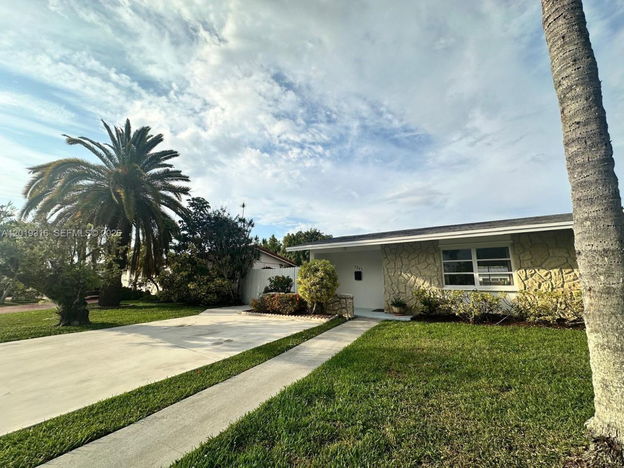 3245 Village Green Dr, Miami, FL 33175 Photo