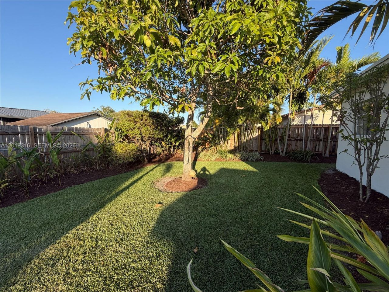 3245 Village Green Dr, Miami, FL 33175 Photo