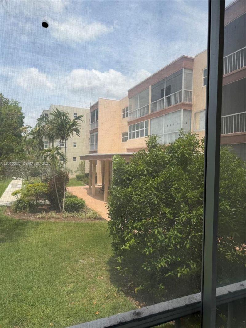 6701 Cypress Rd, Unit 109, Plantation, FL 33317 Photo