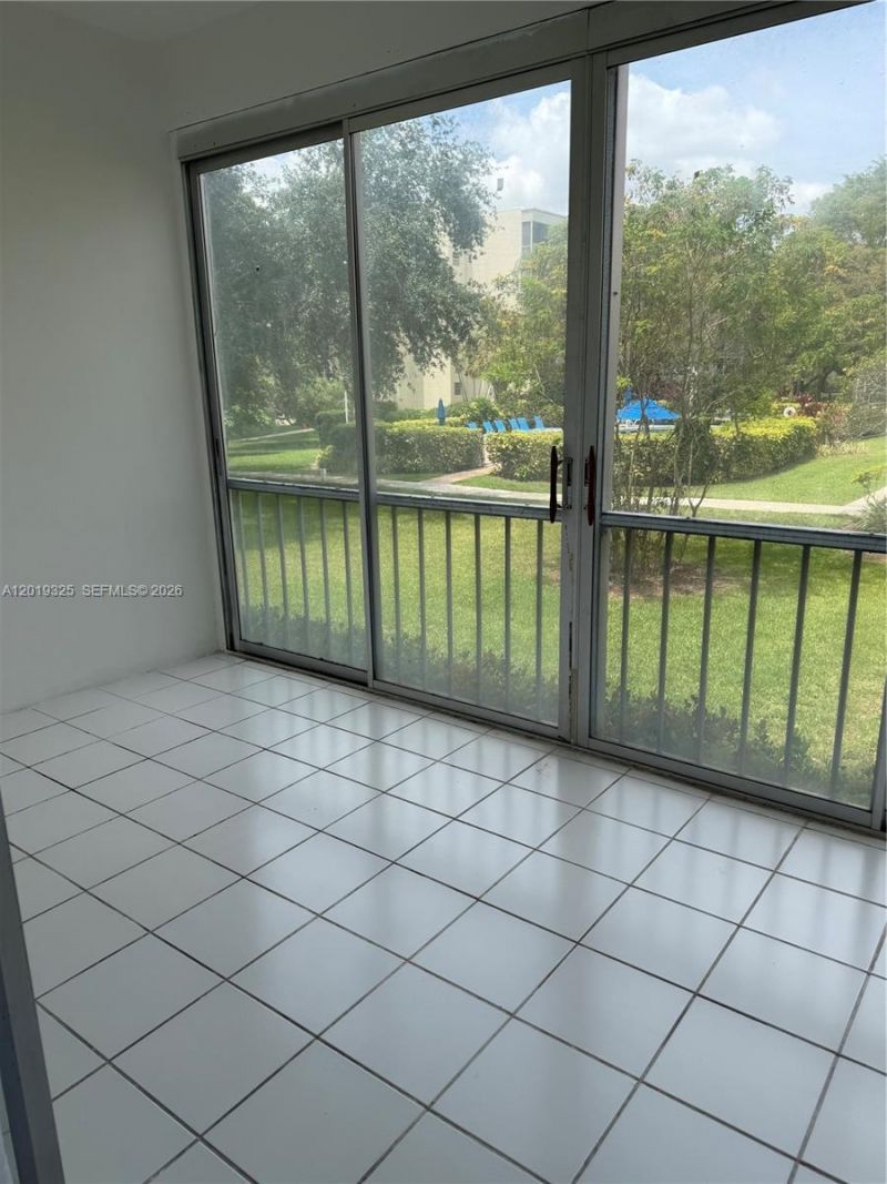 6701 Cypress Rd, Unit 109, Plantation, FL 33317 Photo