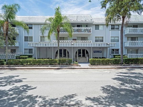 100 Edgewater Dr , Unit 342, Coral Gables, FL 33133