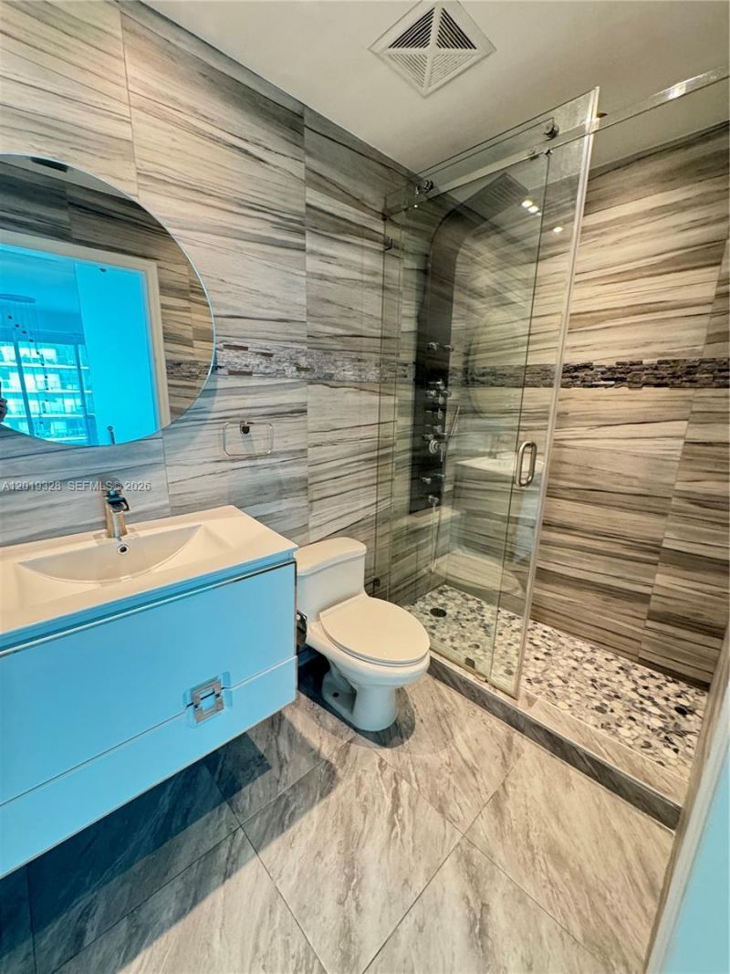60 SW 13th St , Unit 2006, Miami, FL 33130 Photo