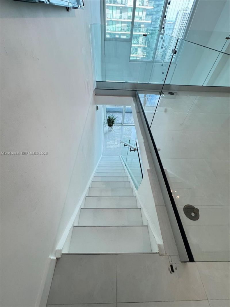 60 SW 13th St , Unit 2006, Miami, FL 33130 Photo