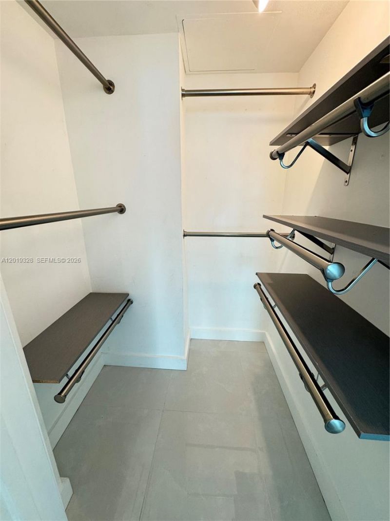 60 SW 13th St , Unit 2006, Miami, FL 33130 Photo