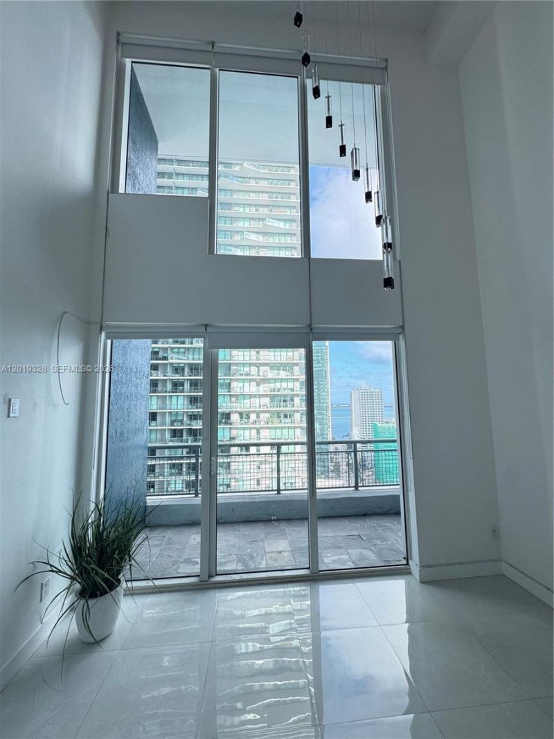 60 SW 13th St , Unit 2006, Miami, FL 33130 Photo