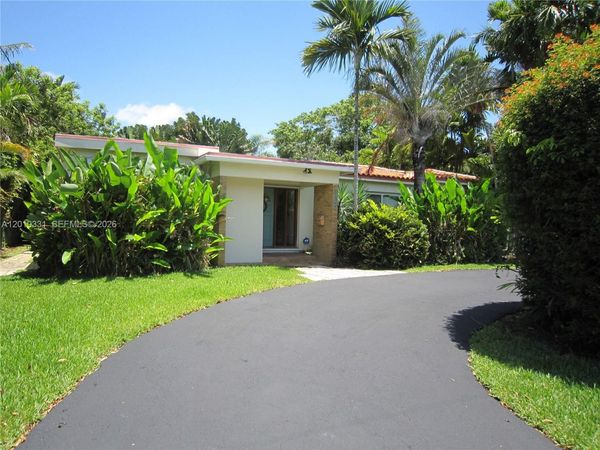 1905 NE 124th St, North Miami, FL 33181