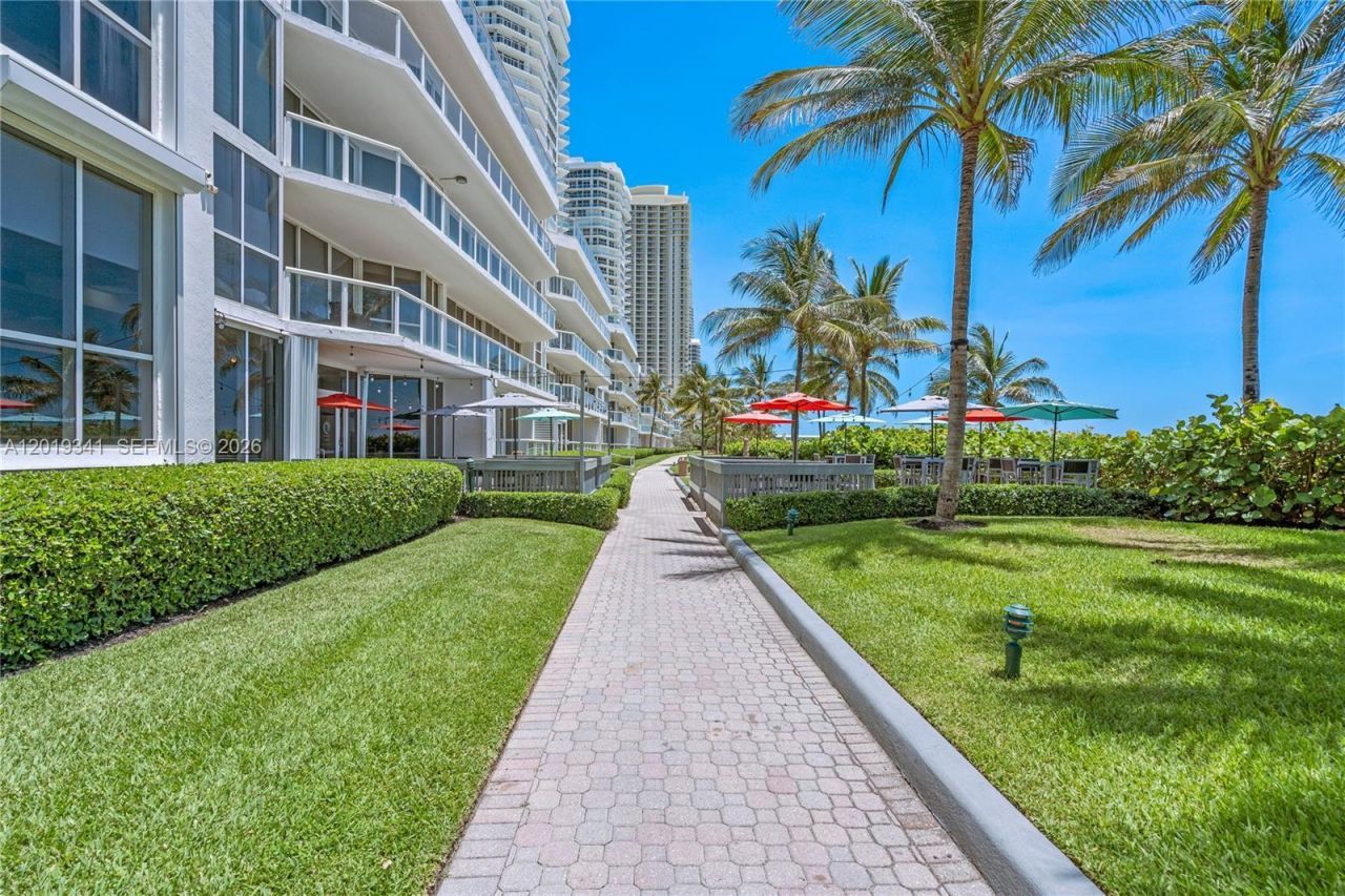16500 Collins Ave , Unit 652, Sunny Isles Beach, FL 33160 Photo