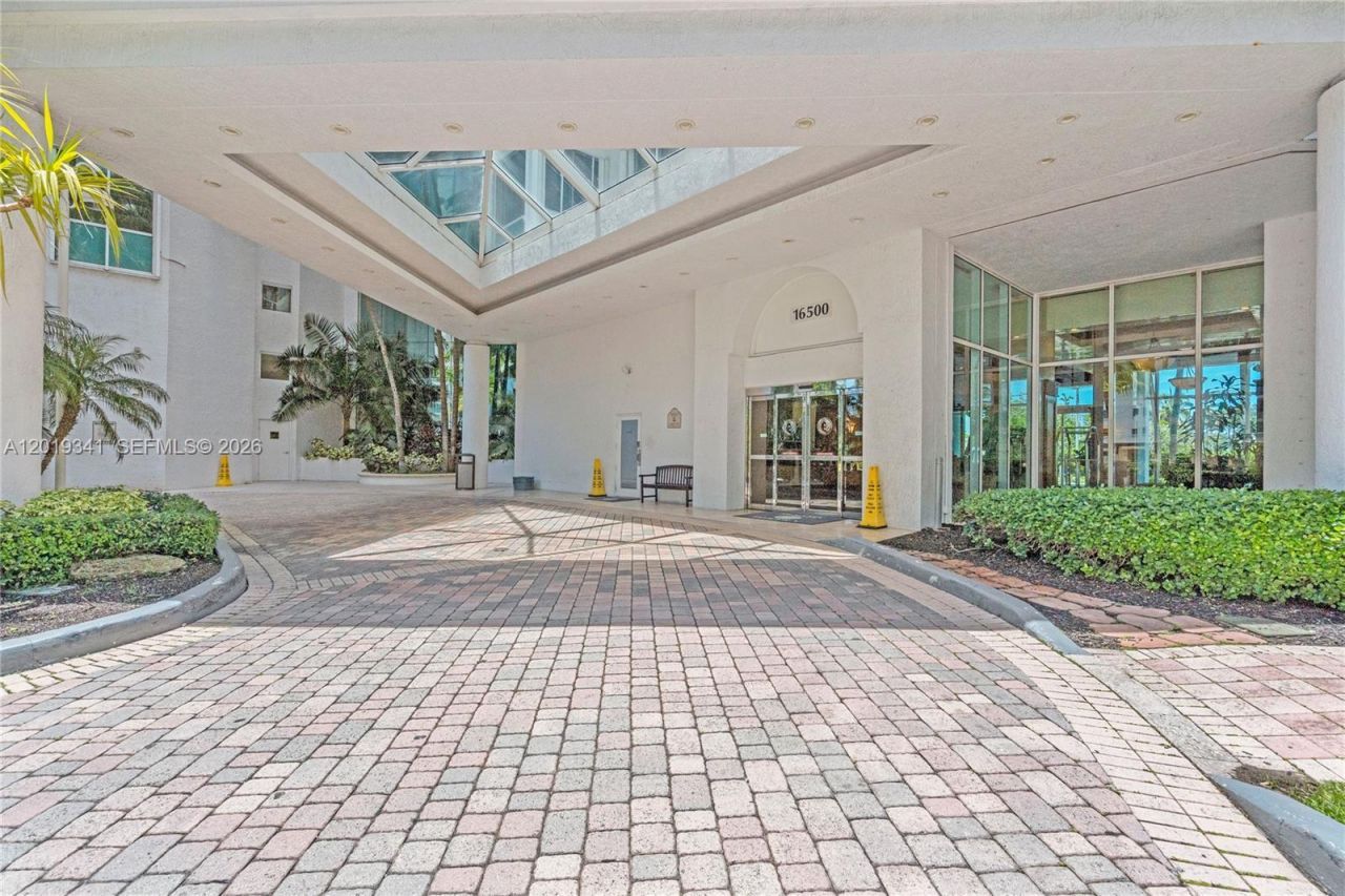 16500 Collins Ave , Unit 652, Sunny Isles Beach, FL 33160 Photo