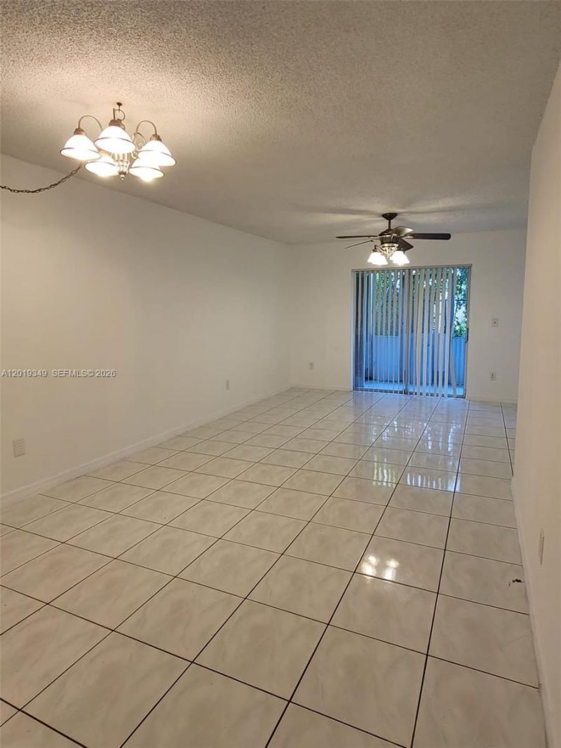 426 NE 210th Cir Ter , Unit 106-2, Miami, FL 33179 Photo