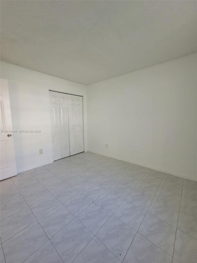 426 NE 210th Cir Ter , Unit 106-2, Miami, FL 33179 Photo