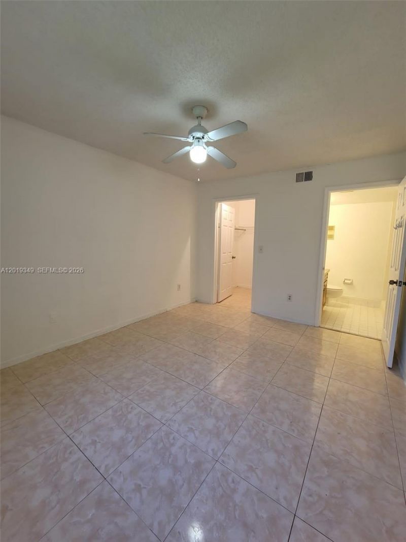 426 NE 210th Cir Ter , Unit 106-2, Miami, FL 33179 Photo