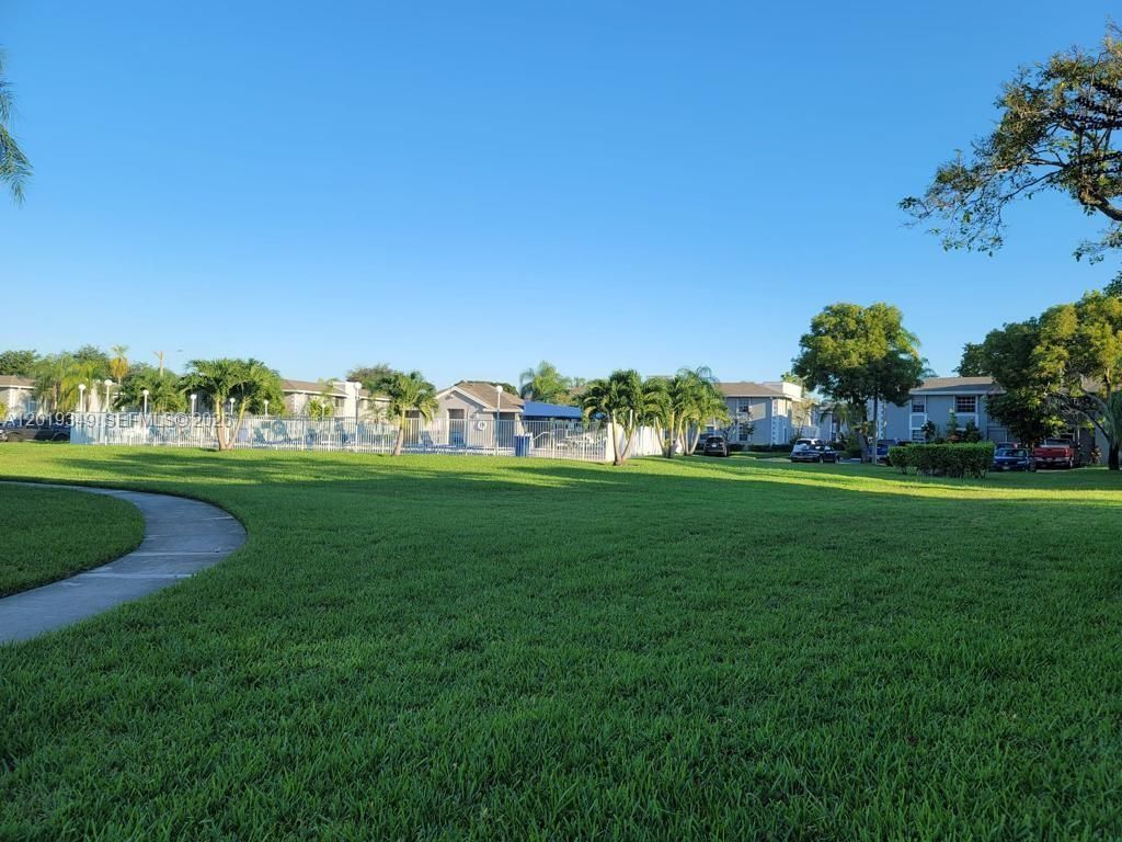 426 NE 210th Cir Ter , Unit 106-2, Miami, FL 33179 Photo