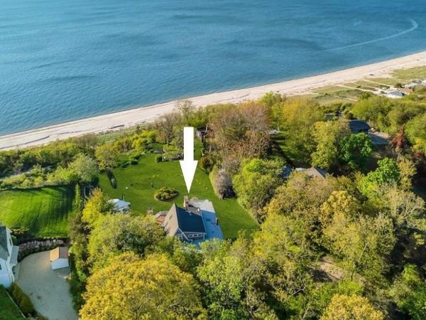 995 Red Fox Road , Mattituck, NY 11952