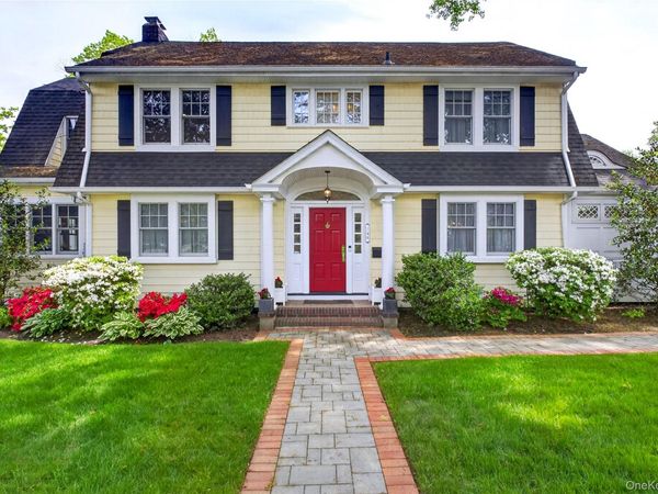 146 Onderdonk Avenue , Manhasset, NY 11030