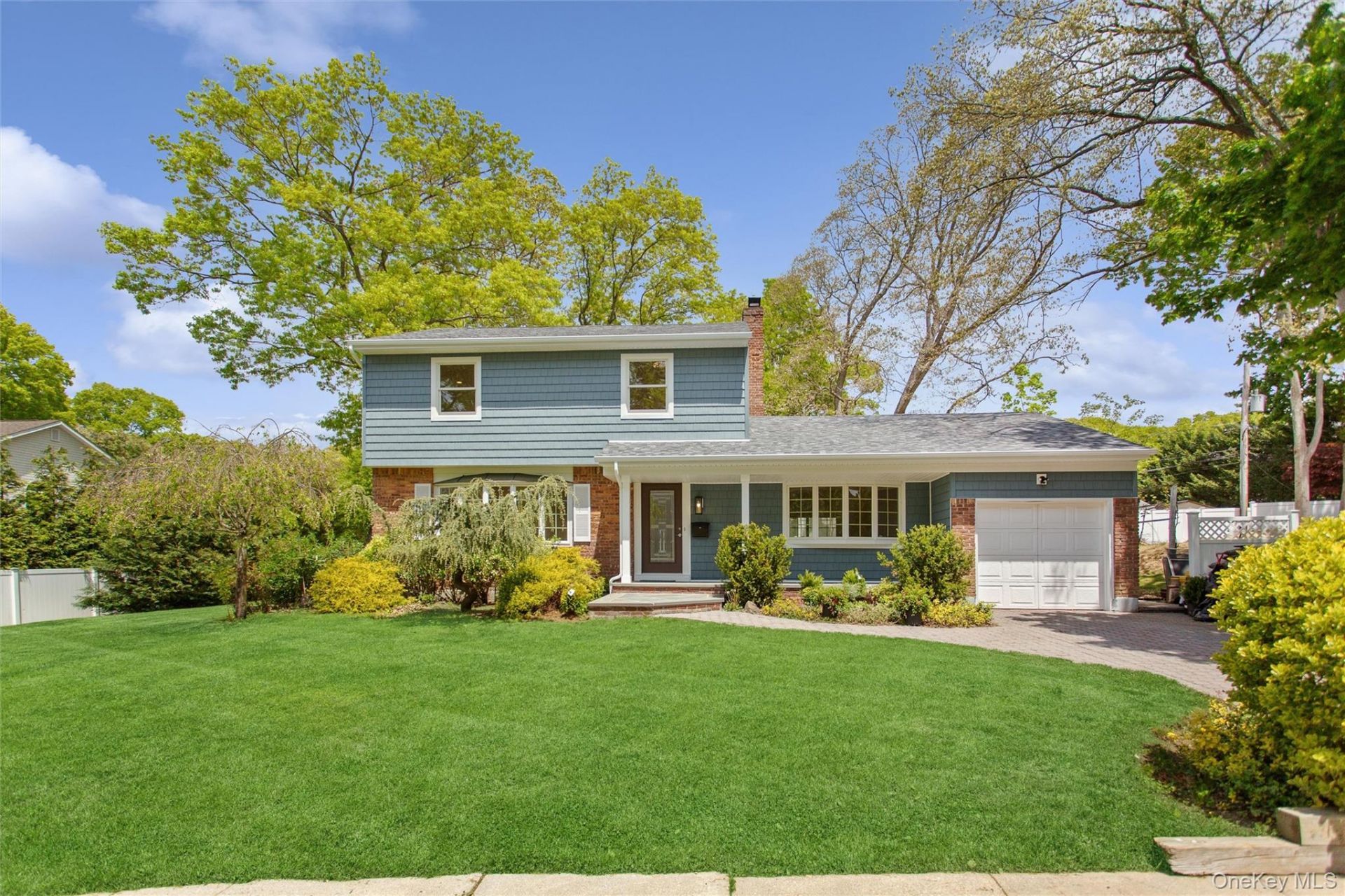 15 Locust Road , Old Bethpage, NY 11804 Main Photo