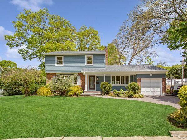15 Locust Road , Old Bethpage, NY 11804