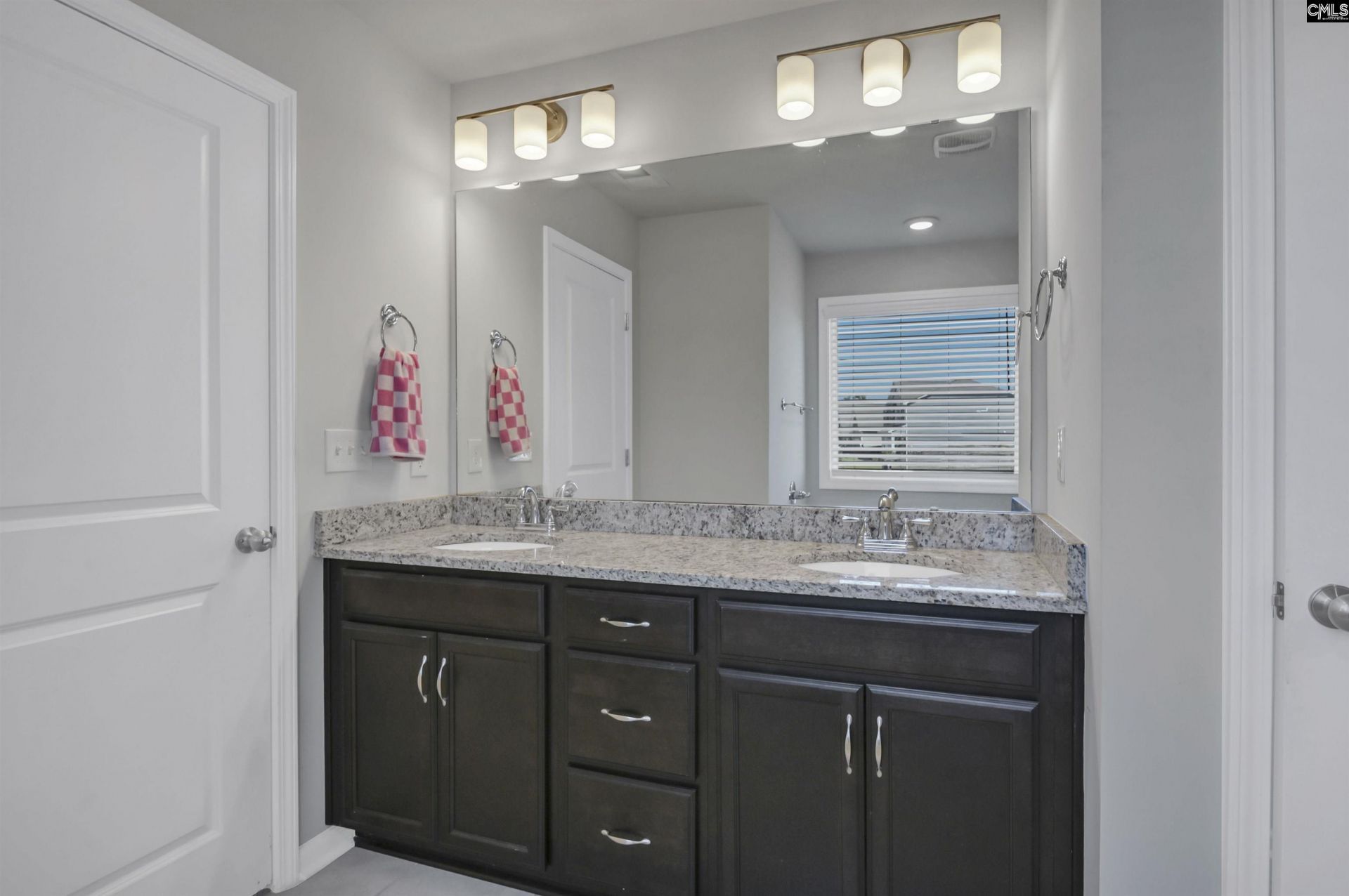 1048 Woodcreek Farms Road  Photo 10