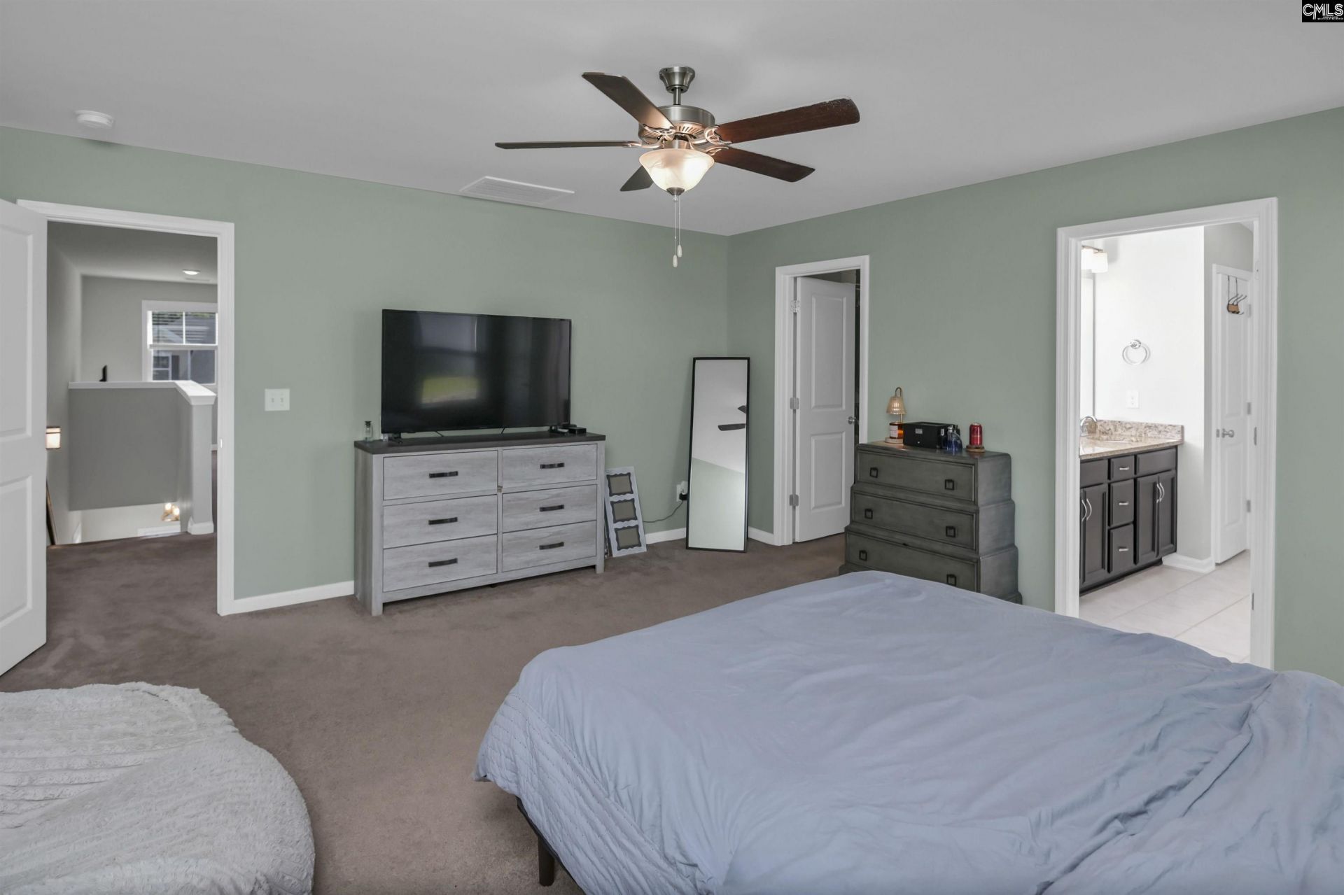 1048 Woodcreek Farms Road  Photo 9