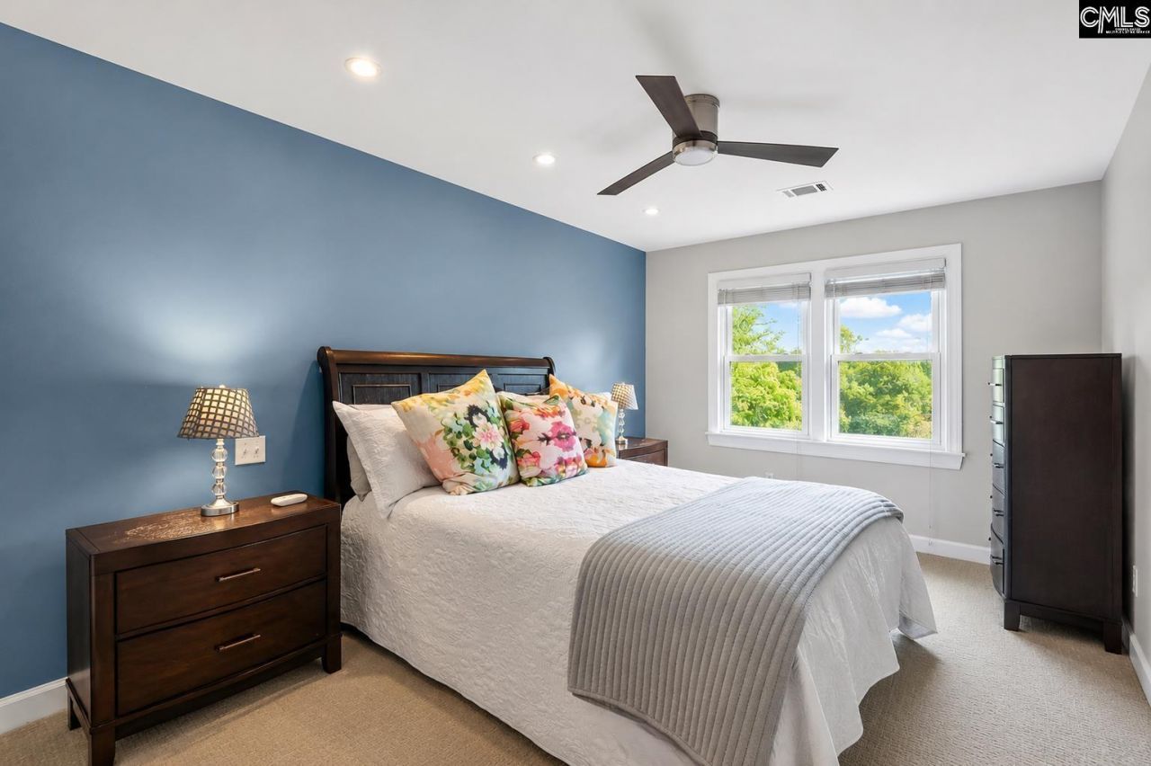17 Oak Hollow Court Photo 12