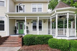 17 Oak Hollow Court photo 4