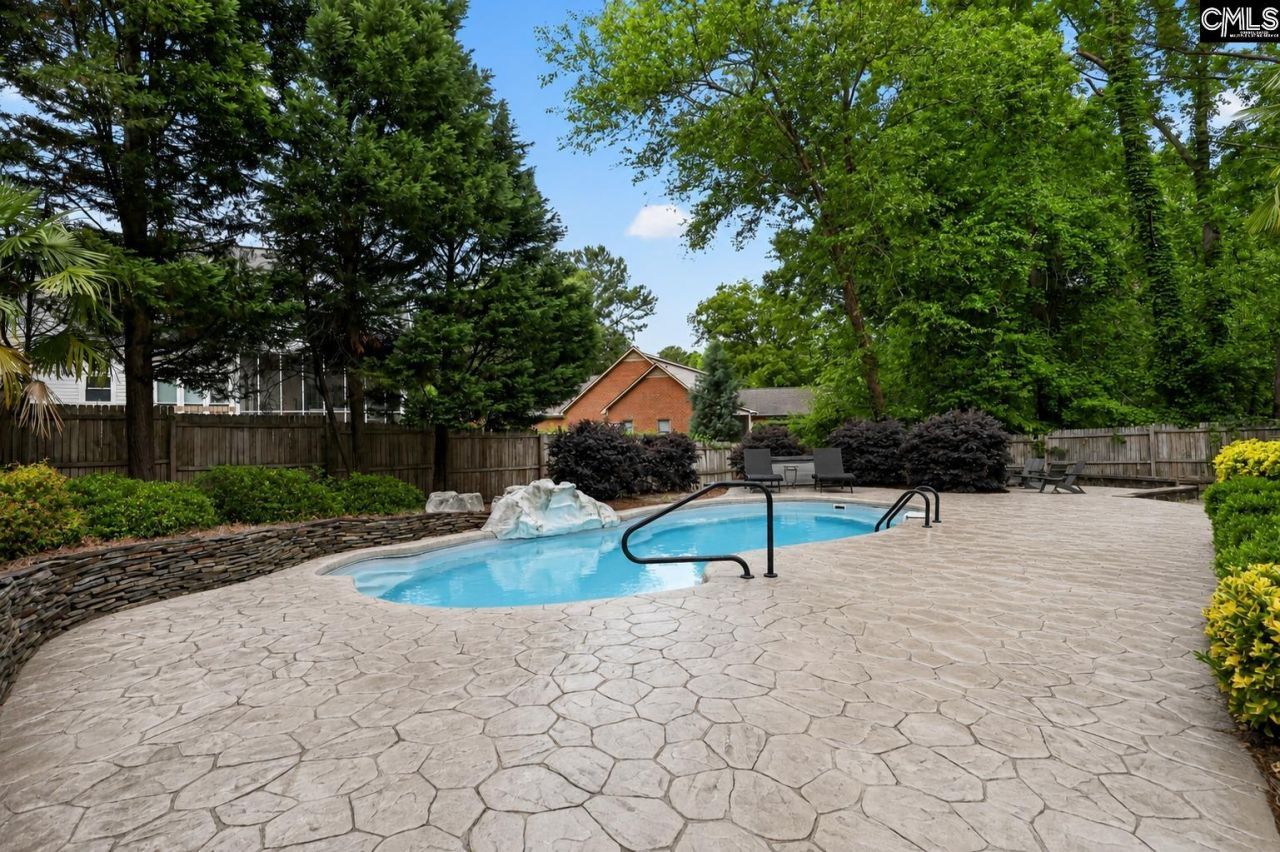 17 Oak Hollow Court Photo 28