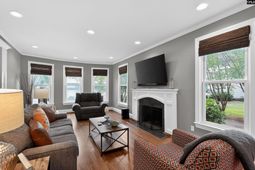 17 Oak Hollow Court photo 4
