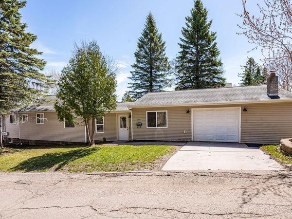 1540 N 7th Avenue E, Duluth, MN 55805