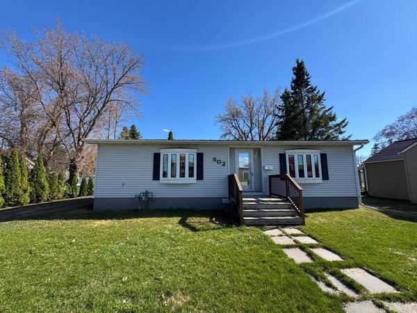 502 3rd Street NE, Roseau, MN 56751