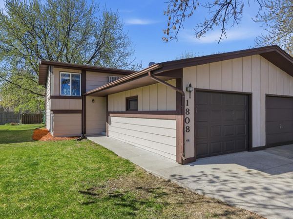 1808 28th Avenue S, Fargo, ND 58103