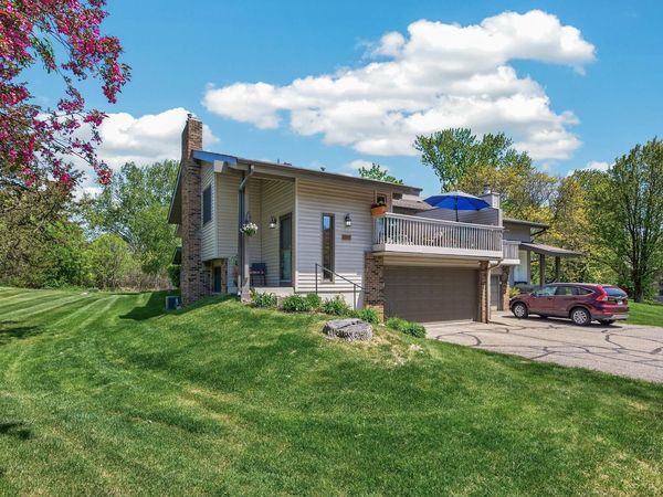 9625 Hampshire Lane, Eden Prairie, MN 55347