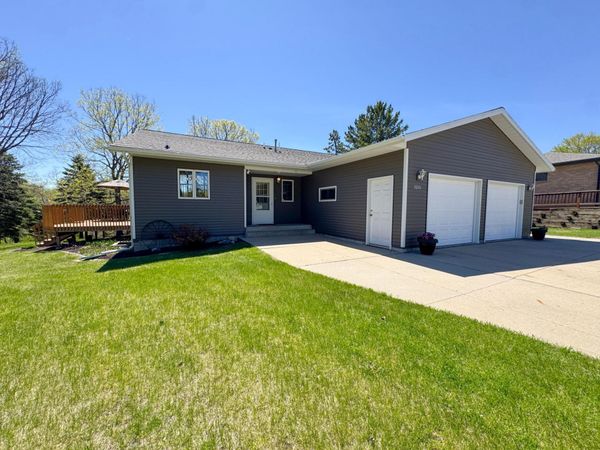 2216 Ridgewood Drive , Fergus Falls, MN 56537
