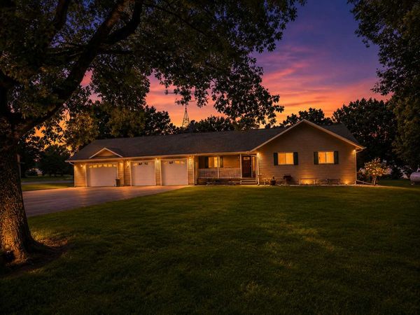 4 S Fox Lake Drive E, Sherburn, MN 56171