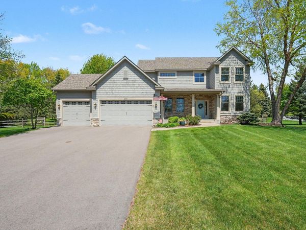 2350 Fawn Hill Court, Chanhassen, MN 55317
