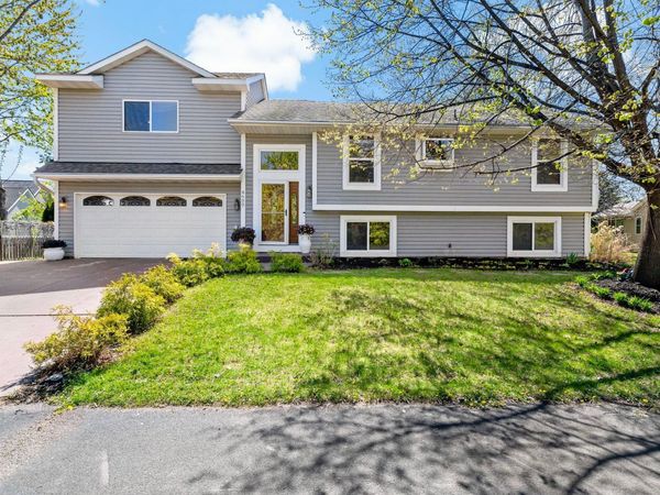 8600 Pineview Lane N, Maple Grove, MN 55369