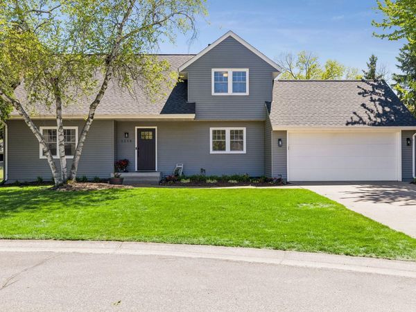 1316 Christy Circle, Roseville, MN 55113