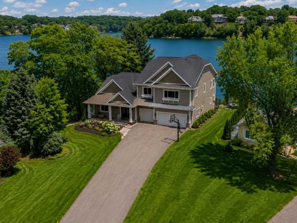 3396 Kings Point Road , Excelsior, MN 55331