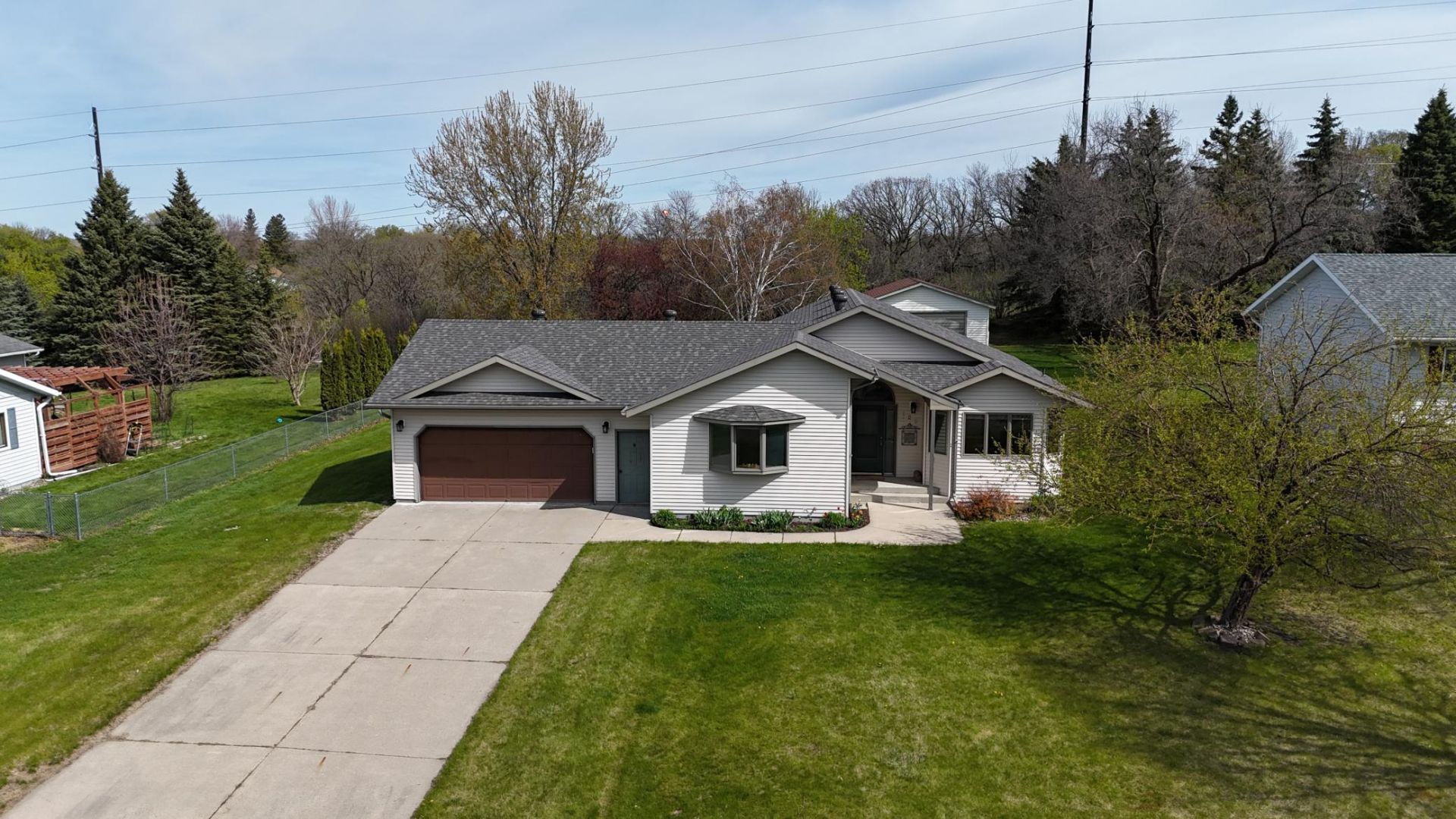 126 W Hilltop Drive  primary photo