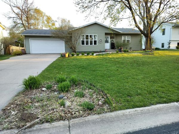 752 Lathrop Drive, Northfield, MN 55057
