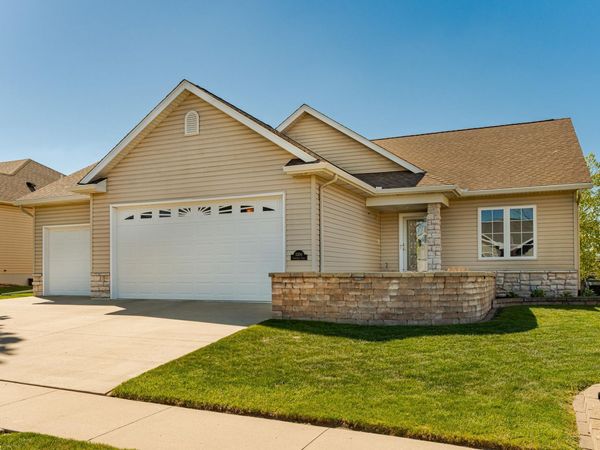 3304 Lakeridge Lane NW, Rochester, MN 55901