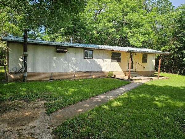 101 Taylor LN, Elgin, TX 78621