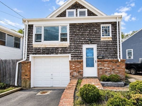 439 Newport Rd, Hull, MA 02045