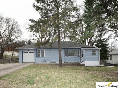 1903 Childs Road E, Bellevue, NE 68005