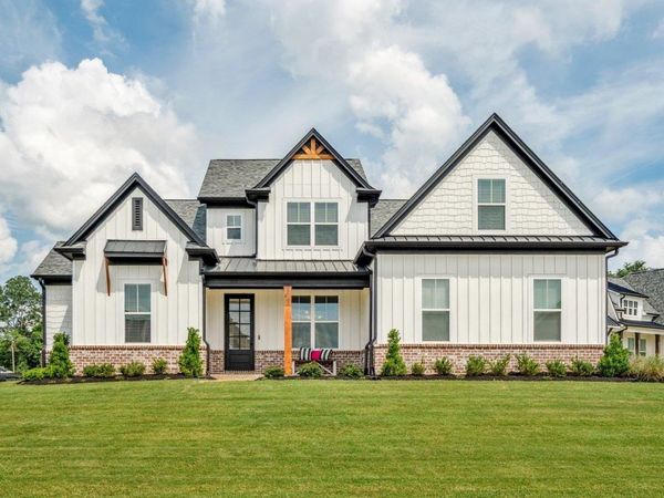 245 HIGHLAND PARK CV, Oakland, TN 38060