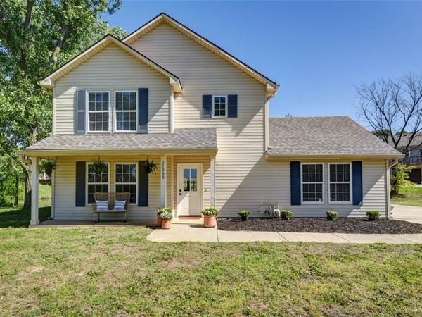 11000 NW FF Highway, Parkville, MO 64152